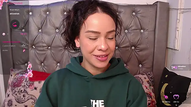LAILAGUMMY live cam on StripChat