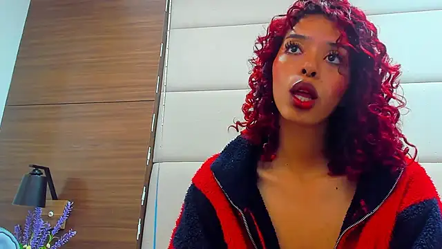 AteneaGreyy live cam on StripChat