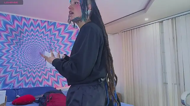 _sharlotte777 live cam on StripChat