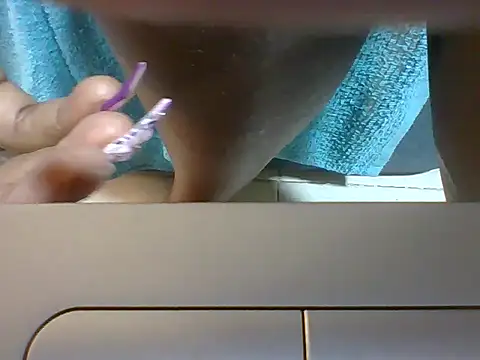Sexy_Essiie live cam on StripChat