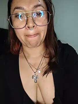 samm_curvy