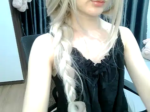 _meomeoo_ live cam on StripChat