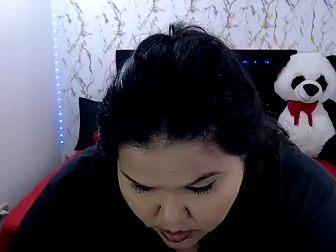 magda_curvy2324