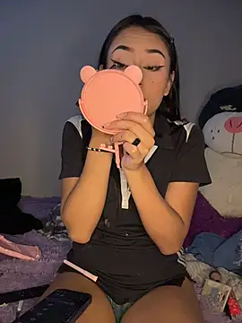 LilacNoir live sex cam