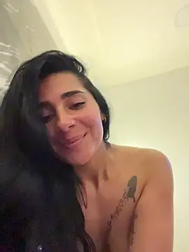 Meganmilk1 live cam preview