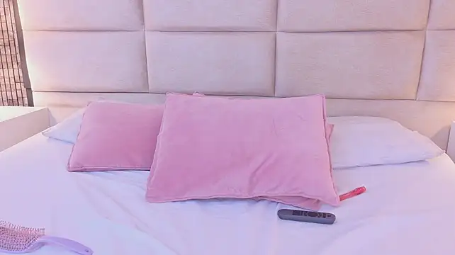 GabyMoreau live cam preview