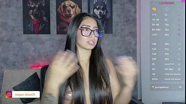 megan_bluee23 live cam on StripChat