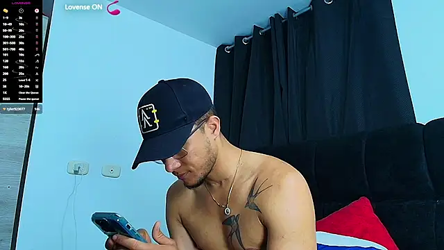 Roy-barney live cam on StripChat