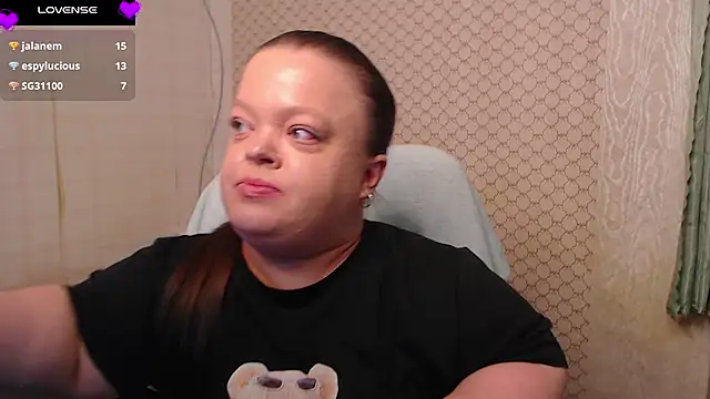 Janiffer_MiMi Momentaufnahme des Live-Raums auf Stripchat