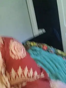 ticklesquirt live cam preview