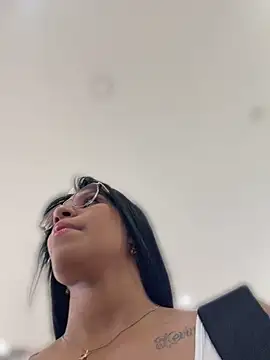 AlaiaStearling_ live cam on StripChat