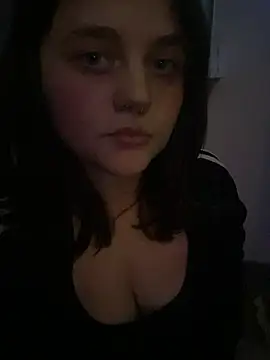 HotQueenDaphne live cam on StripChat