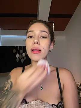 Sienna_brunette