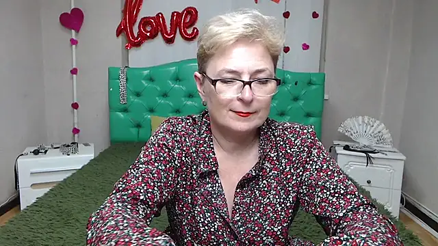EmiliaGree webcam stripchat model stream image