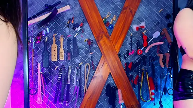 Mistress_lexi_bdsm live sex cam