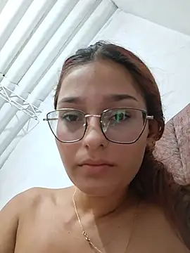 Ary-18 live cam on StripChat