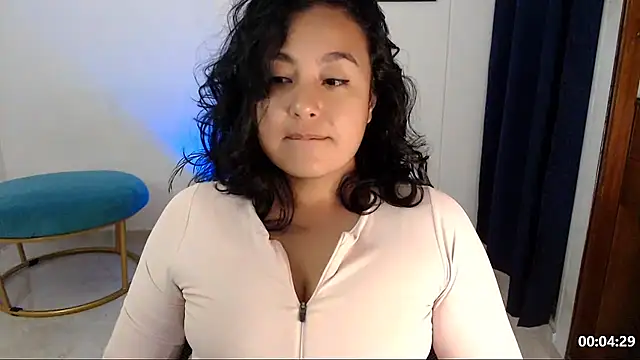 Victoria_Ana live cam on StripChat