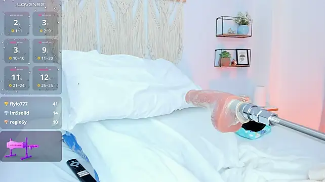 valeryy_moon live cam on StripChat