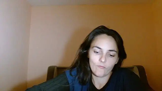 OliviaTheS live cam on StripChat