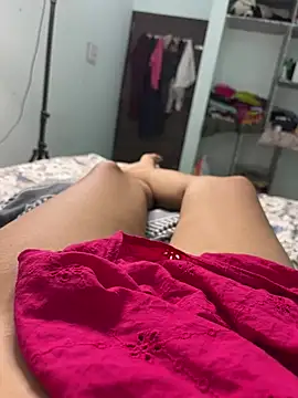 miss_kanika76 (F young) - Buy new leptop