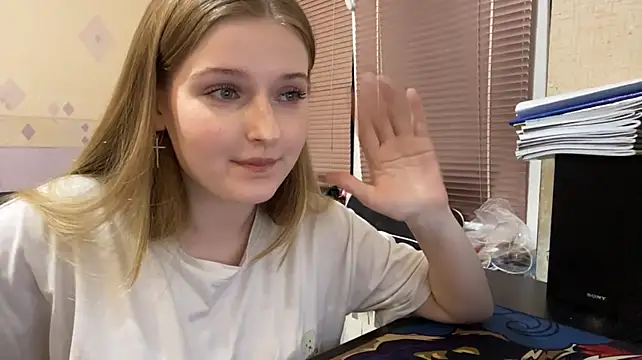 CatheyWood live cam on StripChat