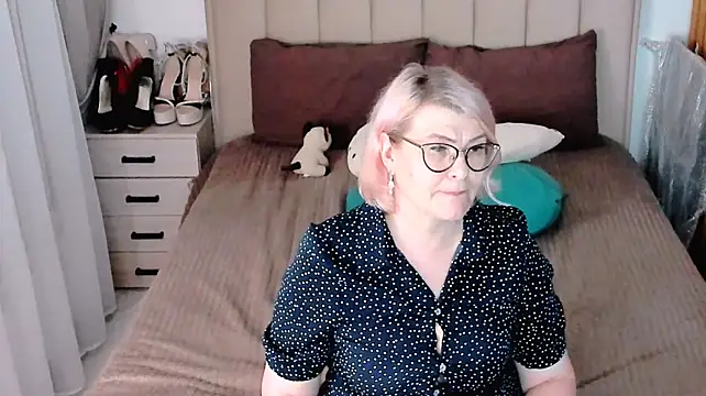 sabrinamacmarren (F mature) - can you make me cum😉😍🎁💋💋💋💋💋