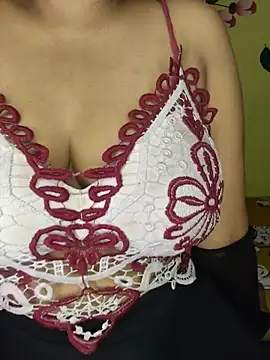 Cherry_Blush_Rose live cam on StripChat