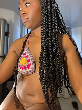 Cynthia_es live cam on StripChat