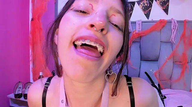 Namii__ live cam on StripChat