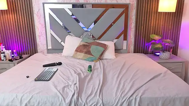 Mia_Pinkyy