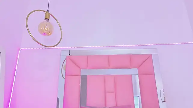 Naomi_curvy69
