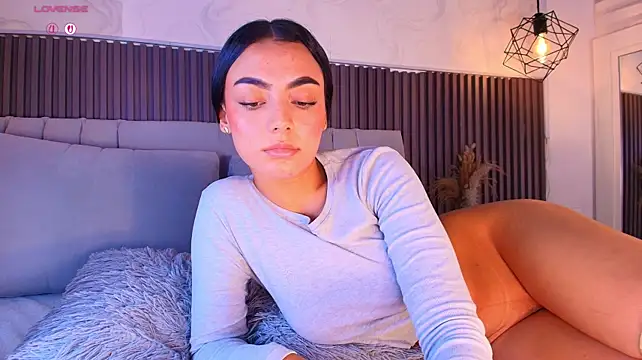 SHANONCLARK live cam on StripChat