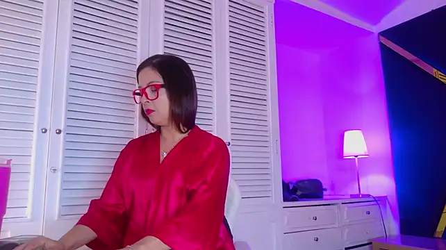 Adel_Nesbiit live cam on StripChat