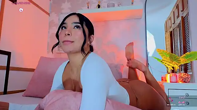 CharlotteGraay live cam on StripChat
