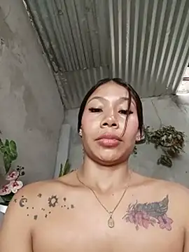 Rous-squir live cam on StripChat