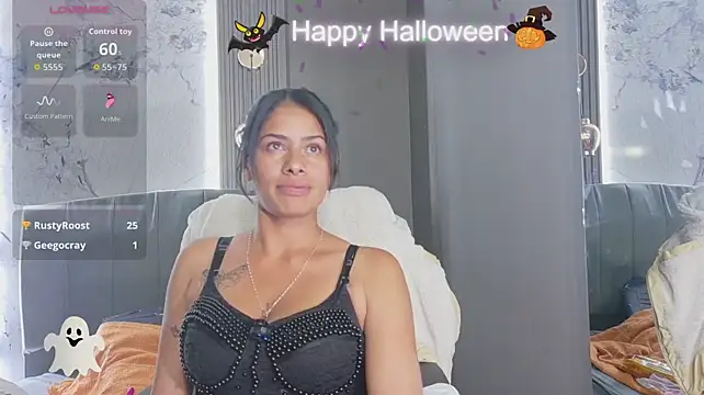 nairobi8 live cam on StripChat