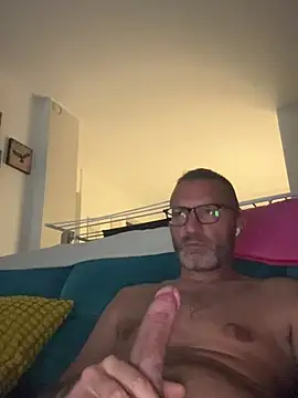 ivandotato23 live cam on StripChat