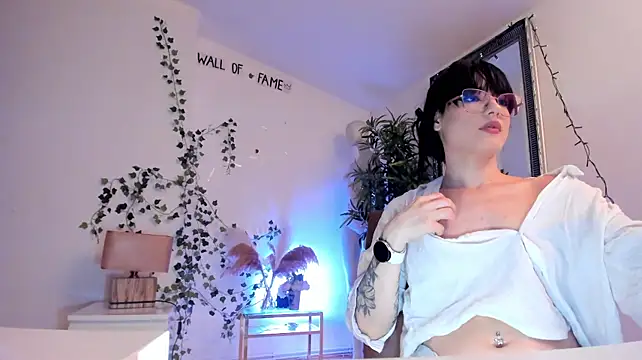 mira0_0 live cam on StripChat