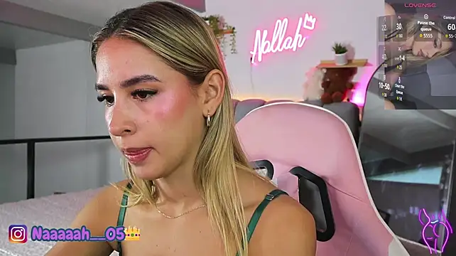 Nallah__ live cam on StripChat