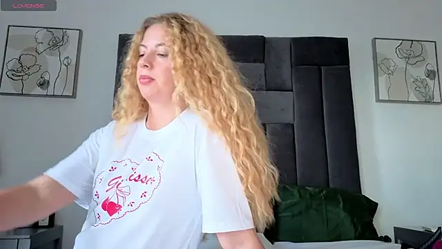 MistressexEmily live cam on StripChat