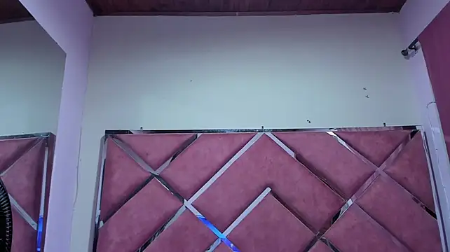 Megan11_11 live cam on StripChat