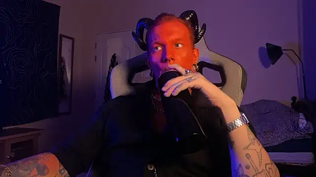 razor_paul live cam on StripChat