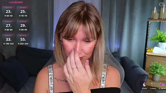MilaBott live cam on StripChat