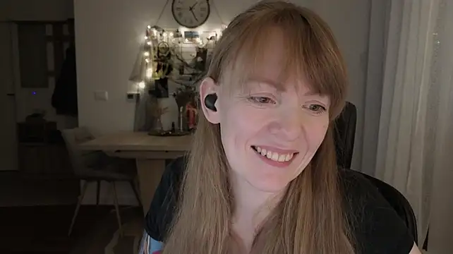 Aurora_Velvett_