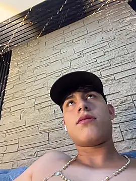 Lander_Cruz Live Webcam on Stripchat