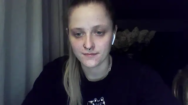 LeaWetGirl live cam on StripChat