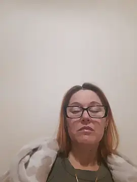 LanaOlbenst live cam on StripChat