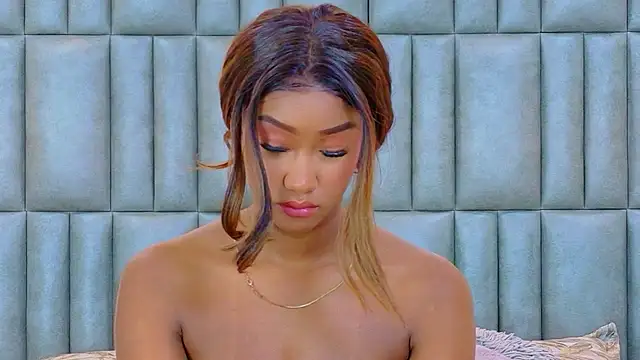 TylaWest live cam on StripChat