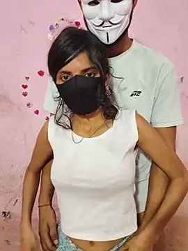 HOTTY_CUTI live sex cam