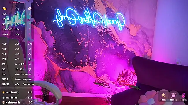 MagicLilu live cam on StripChat